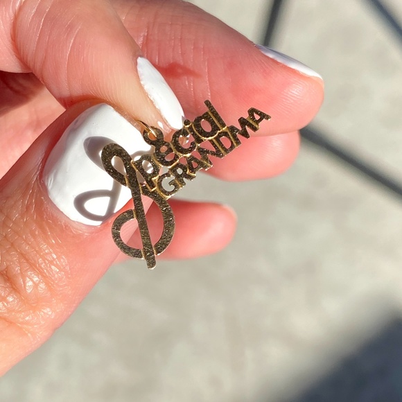 Cute Dainty "Special Grandma' Pendant / Charm 14K Real Gold - Picture 6 of 9